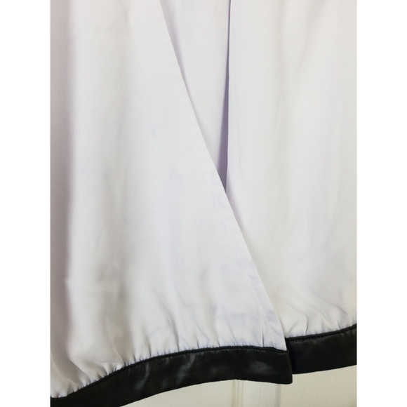 💗NWT bebe circle neck wrap top white black - Picture 8 of 8